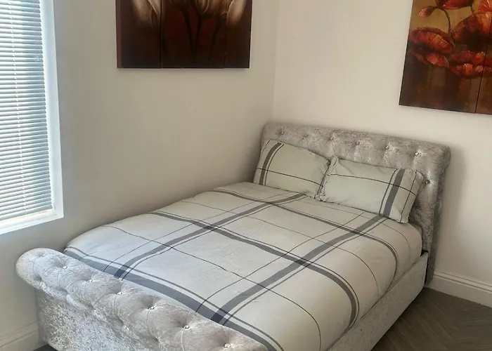 Brand New Room Grosvenor Suites 1